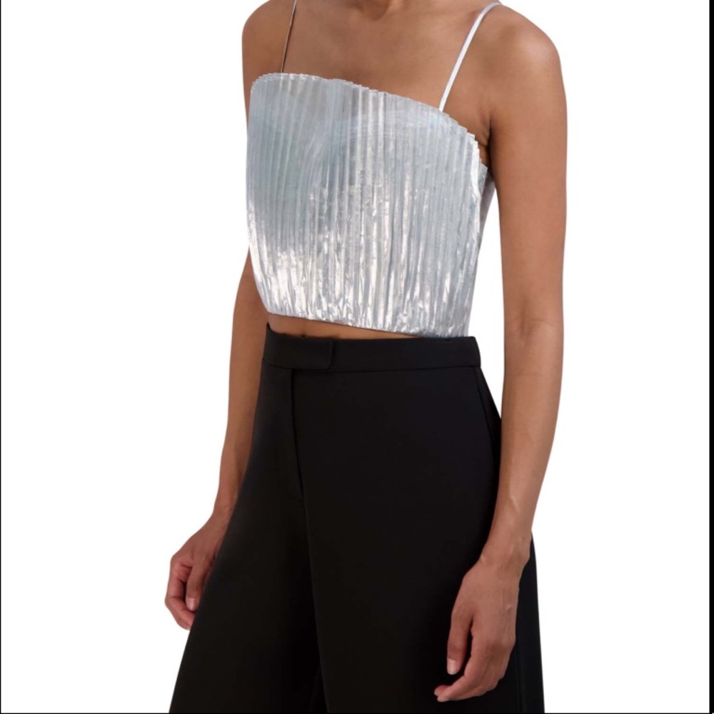 CROP TOP PLISADO METALIZADO